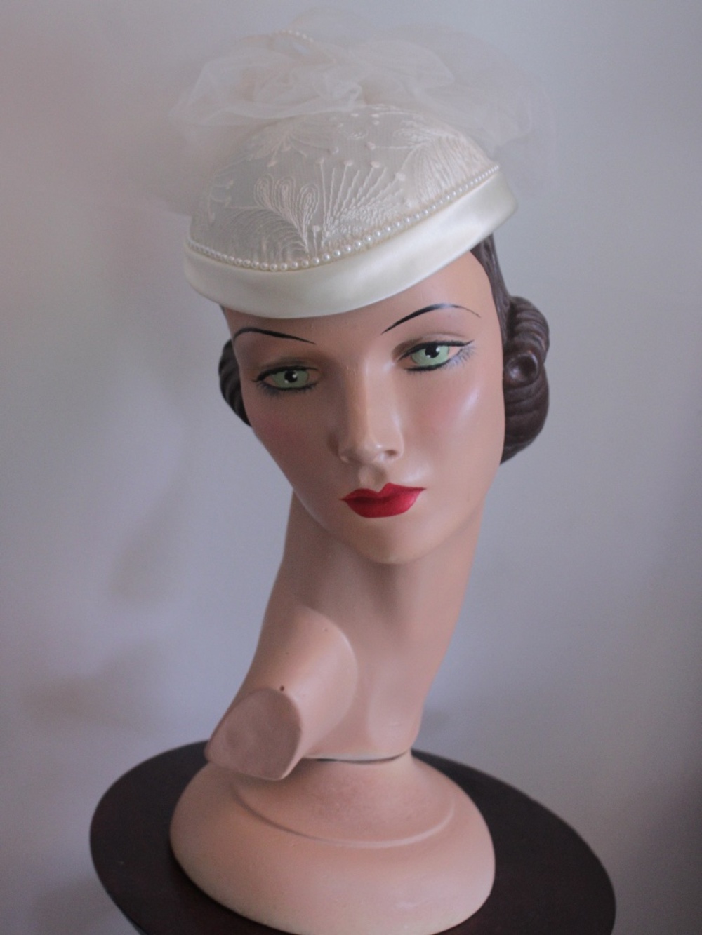 1980's Vintage Bridal Hat wih Pearl Beads